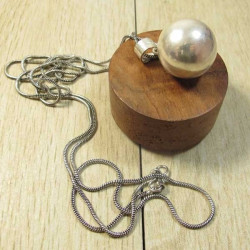 pendentif bola argenté lisse