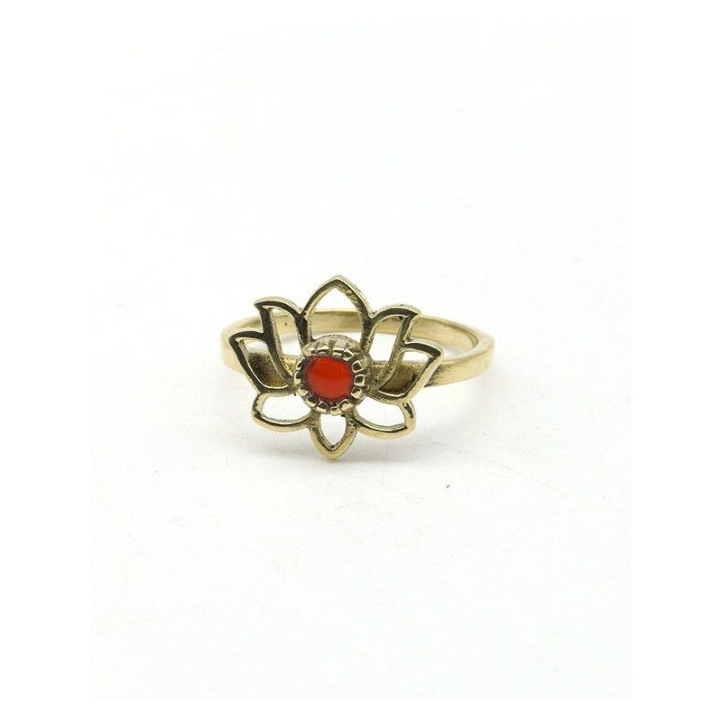 Bague lotus en laiton et cornaline