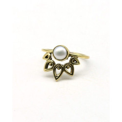 Bague travaillée en laiton...