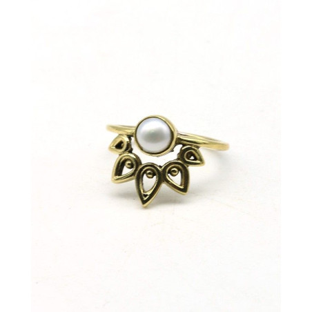 Bague travaillée en laiton et perle blanche - Mosaik bijoux indiens