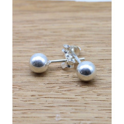 puces d'oreilles en argent...