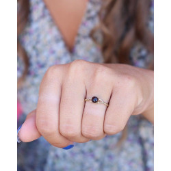 Bague très fine dorée et...