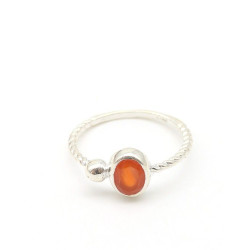 Bague fine et pierre orange...