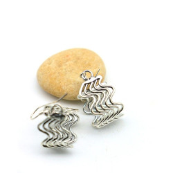 Boucle d'oreille vague...