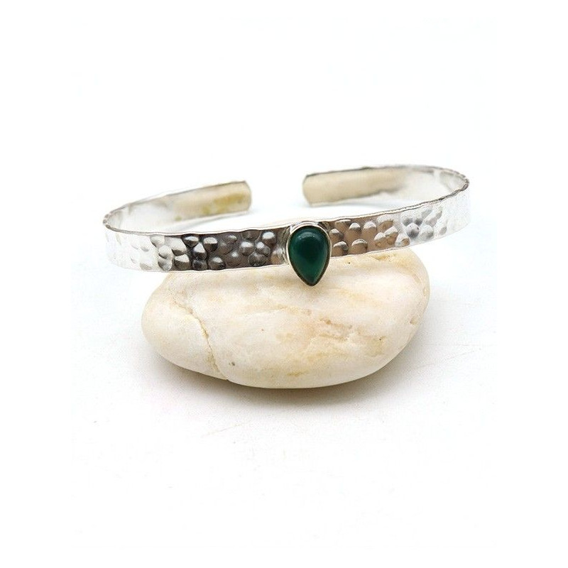 Bracelet argenté martelé pierre verte -  Mosaik bijoux indiens