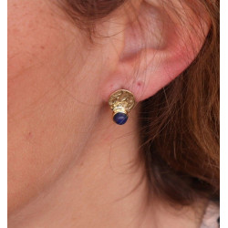 Puces d'oreille martelées...