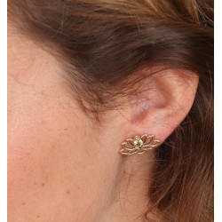 Clous d'oreilles lotus et...