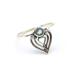 Bague topaze bleue taillée...
