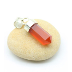 Pendentif cornaline taillée...