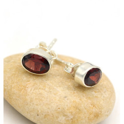 clou d'oreille grenat -...