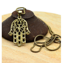 Collier main de fatma doré...