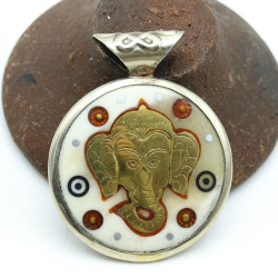 Pendentif ethnique tête de...