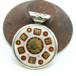 Pendentif ethnique tête de...