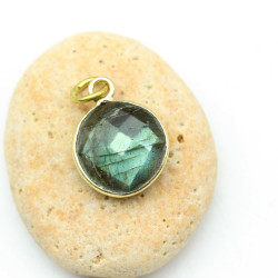 Petit pendentif laiton et...