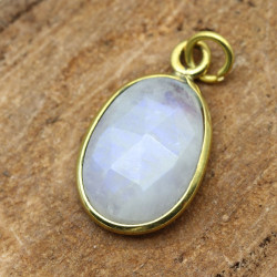 Petit pendentif laiton doré...