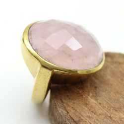 Bague quartz rose taillée...