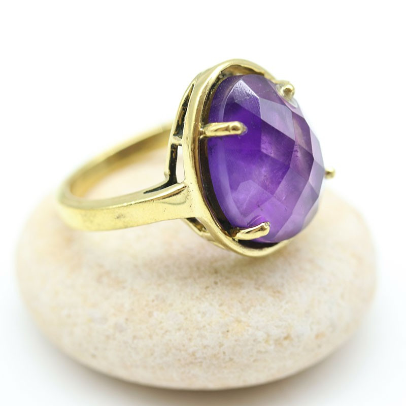 Grosse bague dorée pierre violette - Mosaik bijoux indiens Grosse bague dorée pierre violette - Mosaik bijoux indiens