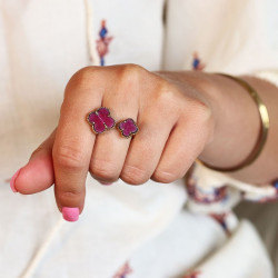 Bague dorée pierre rubis...