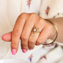 Bague laiton pierre blanche...
