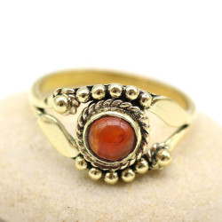 Bague dorée fine pierre...