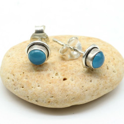 Puce d'oreille pierre bleue...