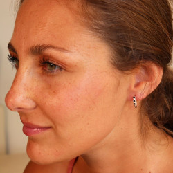 Mini boucle d'oreille...