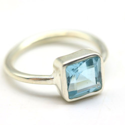 Bague topaze bleue en...