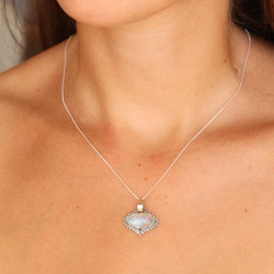 Pendentif pierre de lune et...