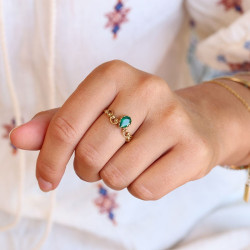 Bague fine travaillée dorée...