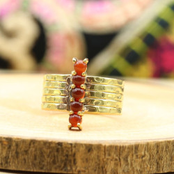 Bague dorée épaisse pierre...