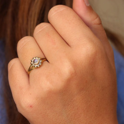 Bague pierre de lune dorée...