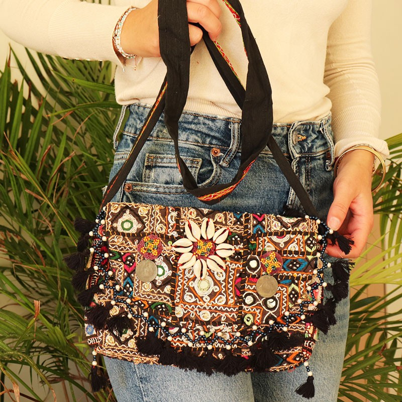 Sac ethnique avec cauris - Mosaik bijoux indiens Sac ethnique avec cauris - Mosaik bijoux indiens