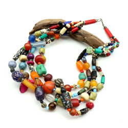collier ethnique en perles...