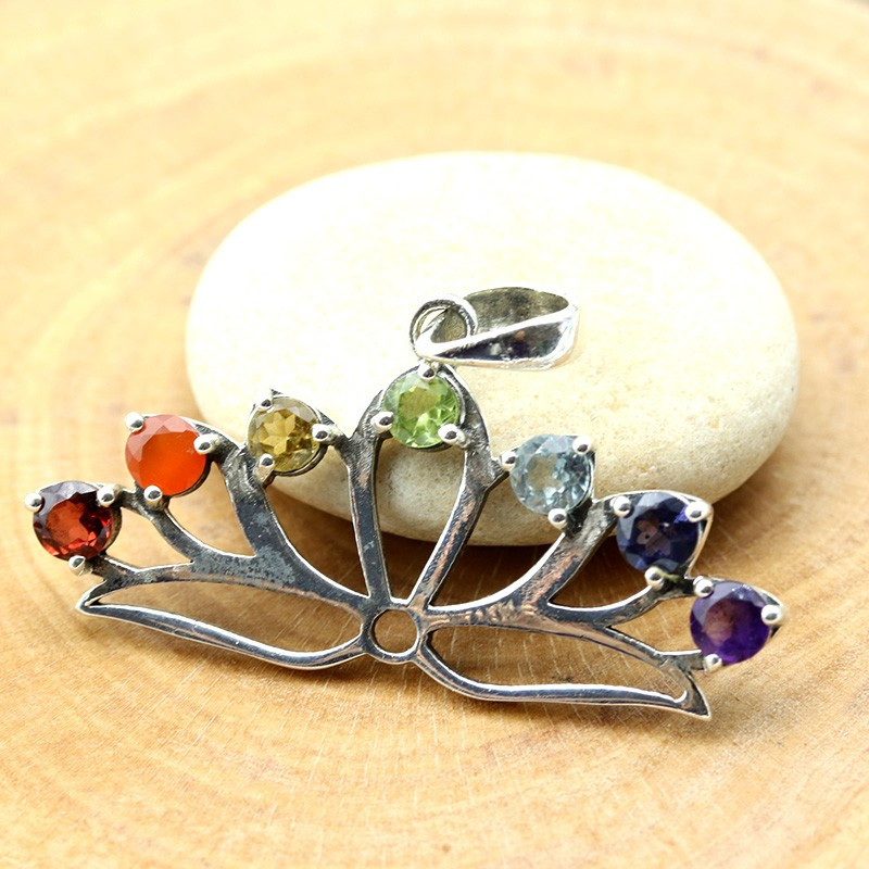 Pendentif è chakras et lotus argent - Mosaik bijoux indiens Pendentif è chakras et lotus argent - Mosaik bijoux indiens