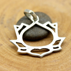 Pendentif fleur de lotus...