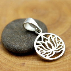 Pendentif lotus rond argent...
