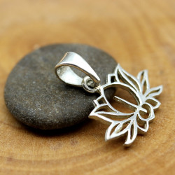 Pendentif argent fin fleur...