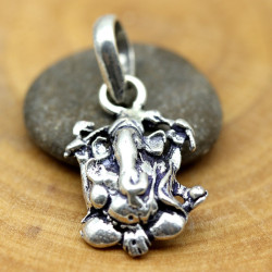 Petit pendentif argent...