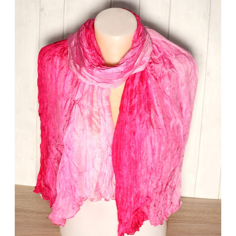 Foulard en soie tie dye dégradé de roses - Mosaik bijoux indiens Foulard en soie tie dye dégradé de roses - Mosaik bijoux indiens