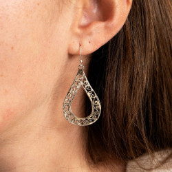 Boucle d'oreille travaillée...