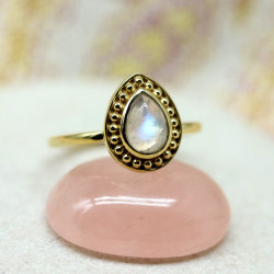 Bague dorée pierre de lune...