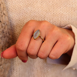 Bague fine et pierre de...