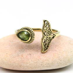 Bague dorée pierre péridot...