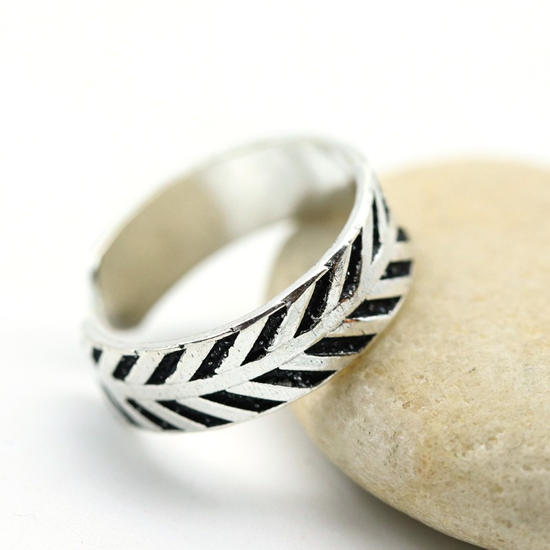 Bague d'orteil en argent ciselé - Mosaik bijoux indiens Bague d'orteil en argent ciselé - Mosaik bijoux indiens