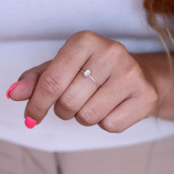 Bague très fine pierre...
