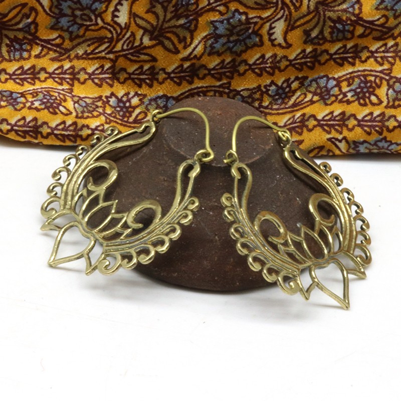 Grosses créoles lotus en laiton - Mosaik bijoux indiens Grosses créoles lotus en laiton - Mosaik bijoux indiens