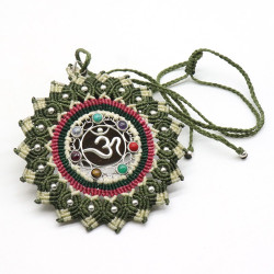 Gros pendentif Aum macramé...
