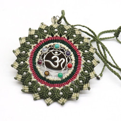 Gros pendentif Aum macramé...