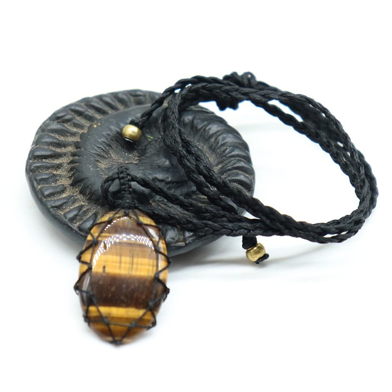 Pendentif œil de tigre sur cordon noir - Mosaik bijoux indiens Pendentif œil de tigre sur cordon noir - Mosaik bijoux indiens
