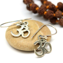 Boucle d'oreille argent aum...